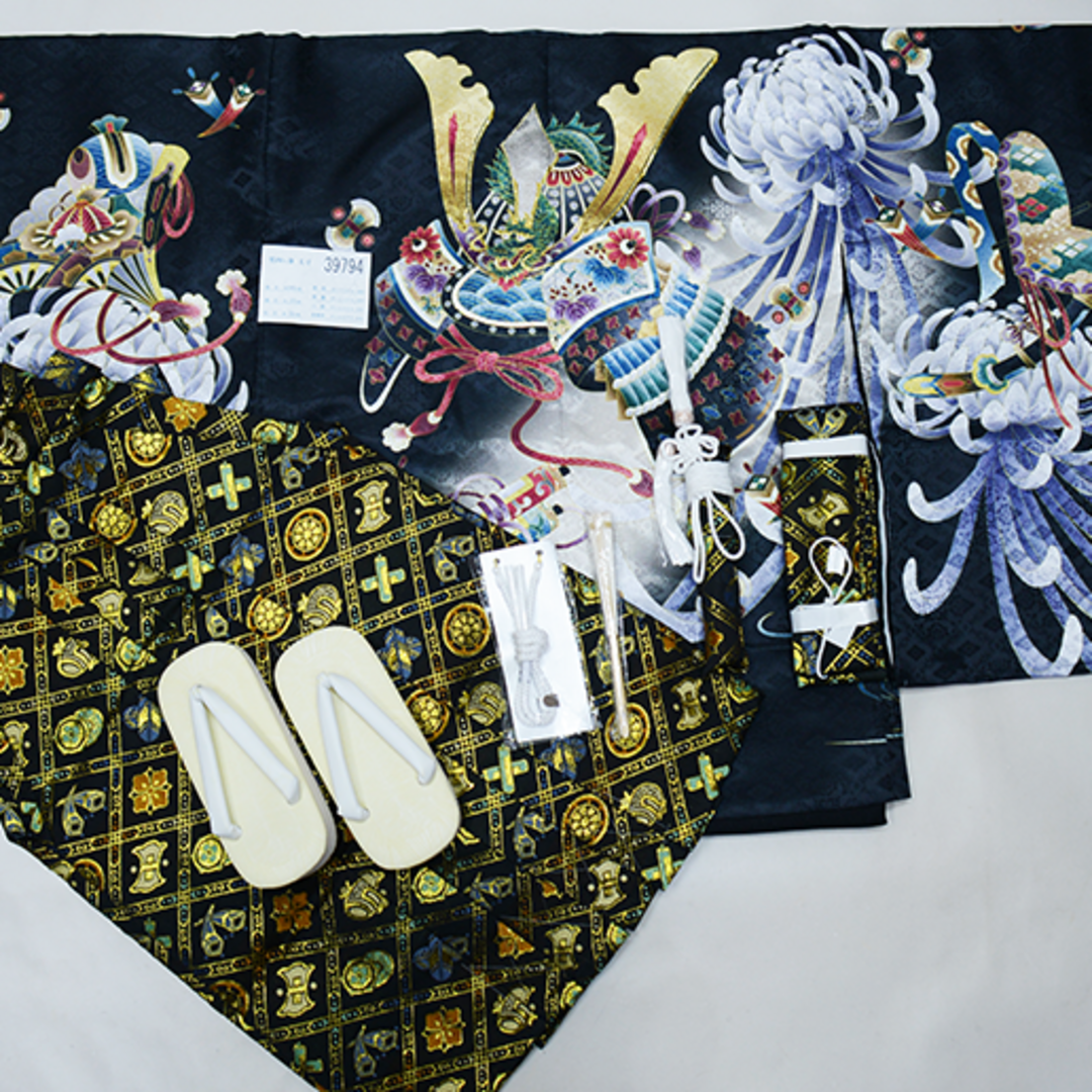七五三 五歳 男児 羽織袴フルセット 金刺繍 黒地 兜 袴変更可 七五三 五歳 男児 羽織袴フルセット 金刺繍 黒地 兜 袴変更可