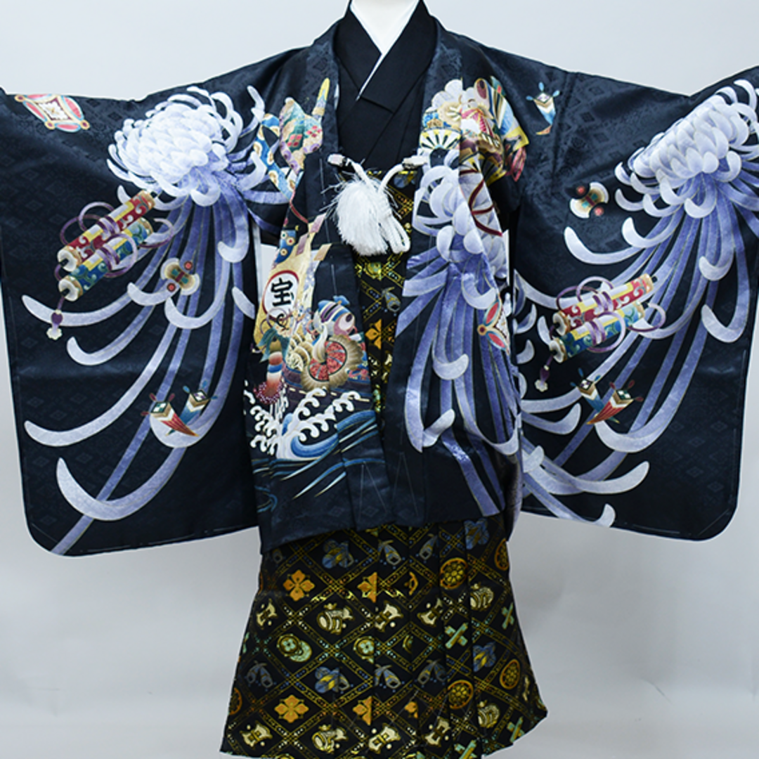 七五三 五歳 男児 羽織袴フルセット 金刺繍 黒地 兜 袴変更可 七五三 五歳 男児 羽織袴フルセット 金刺繍 黒地 兜 袴変更可