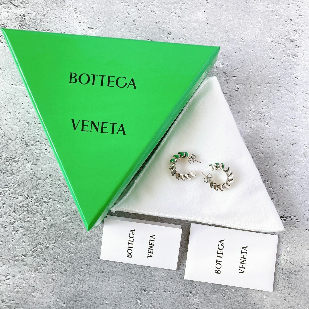 Bottega Veneta(ボッテガヴェネタ)の定価¥140,800 BOTTEGA VENETA プリーツ ピアス 男性もOK レディースのアクセサリー(ピアス)の商品写真