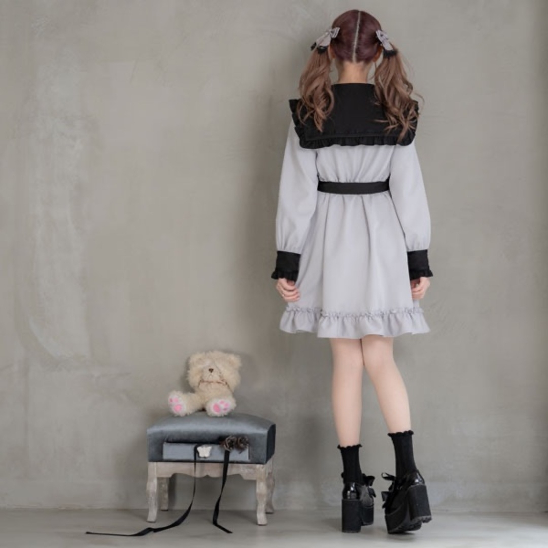 DearMyLove(ディアマイラブ)の■DearMyLove■蝶刺繍ガーターフリルセーラーワンピース ブルーグレーLL レディースのワンピース(ミニワンピース)の商品写真