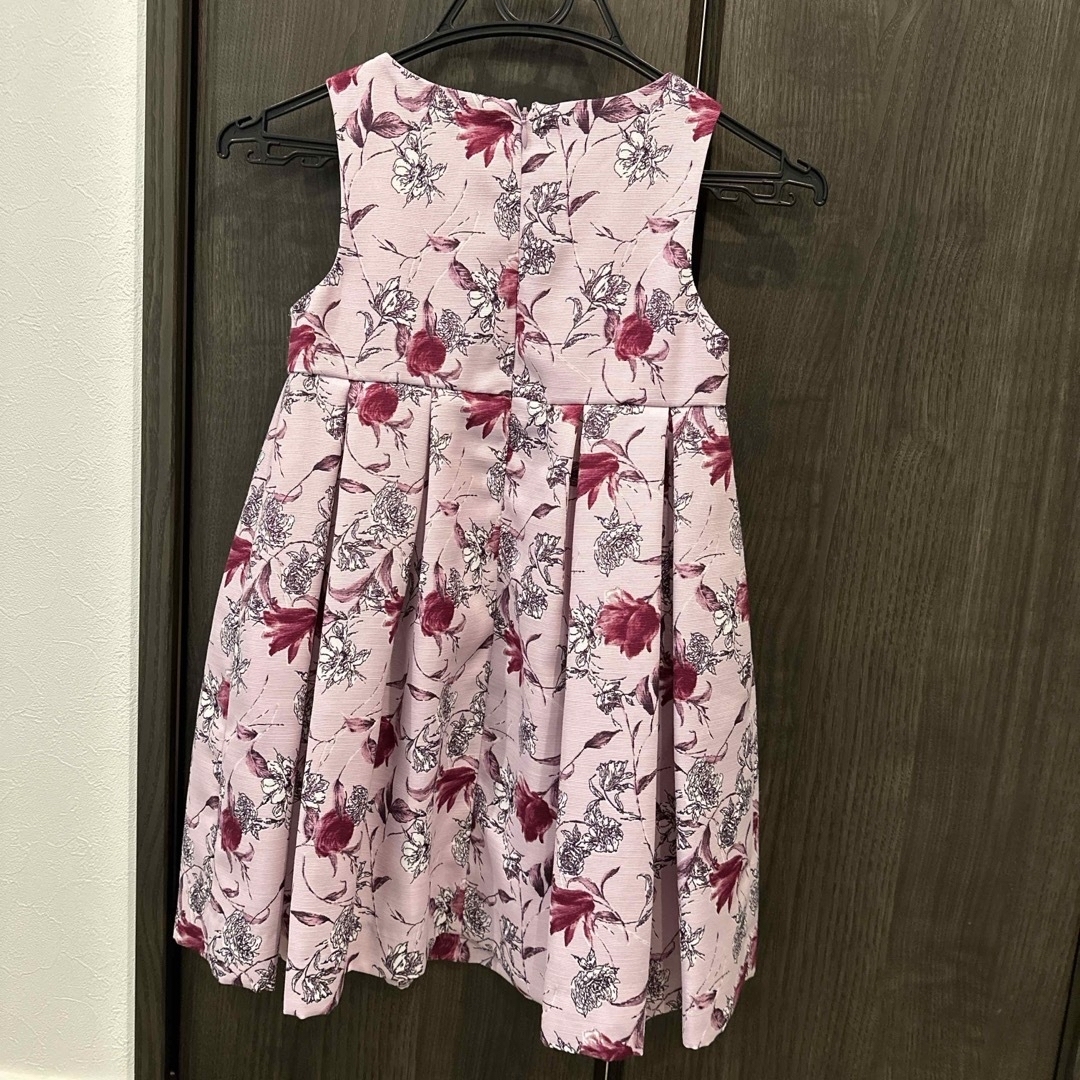 BeBe(ベベ)のBeBe ワンピース　120 キッズ/ベビー/マタニティのキッズ服女の子用(90cm~)(ワンピース)の商品写真