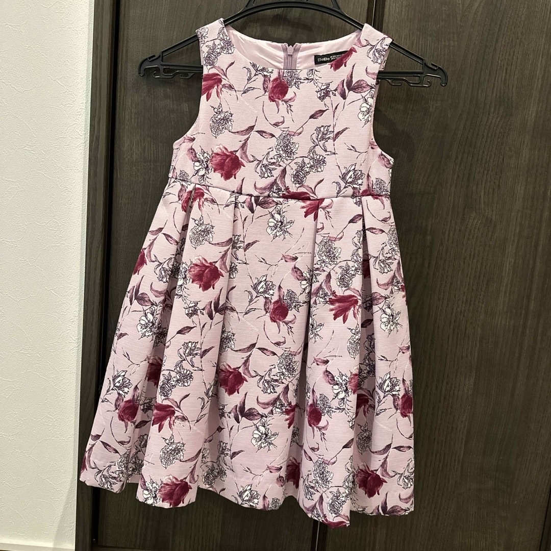 BeBe(ベベ)のBeBe ワンピース　120 キッズ/ベビー/マタニティのキッズ服女の子用(90cm~)(ワンピース)の商品写真