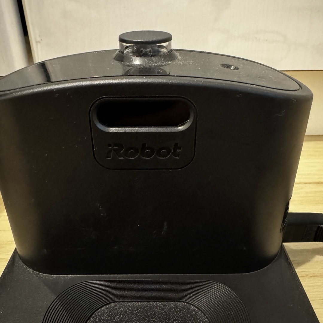 iRobot(アイロボット)の【箱無し】iRobot Roomba 693 ロボット掃除機ルンバ スマホ/家電/カメラの生活家電(掃除機)の商品写真