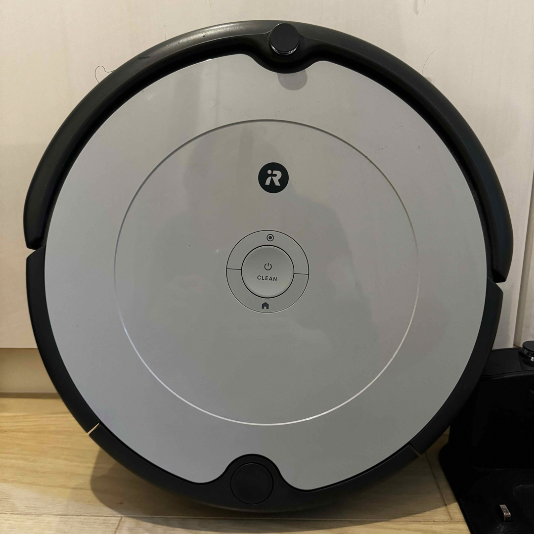 iRobot(アイロボット)の【箱無し】iRobot Roomba 693 ロボット掃除機ルンバ スマホ/家電/カメラの生活家電(掃除機)の商品写真