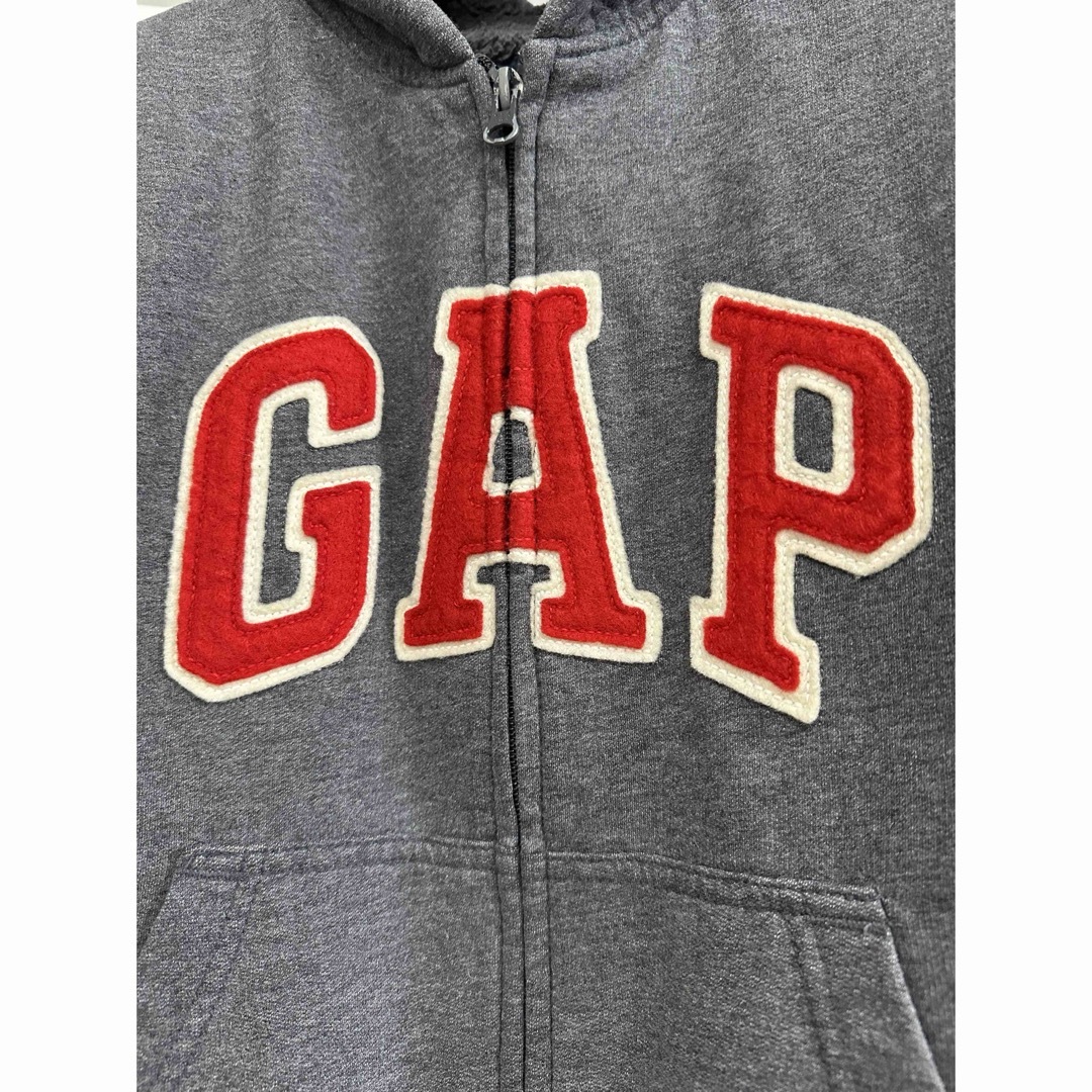 GAP Kids(ギャップキッズ)の1926 キッズ　2点セット　GAP ボアパーカー　ユニクロ　ボアトップス キッズ/ベビー/マタニティのキッズ服男の子用(90cm~)(ジャケット/上着)の商品写真