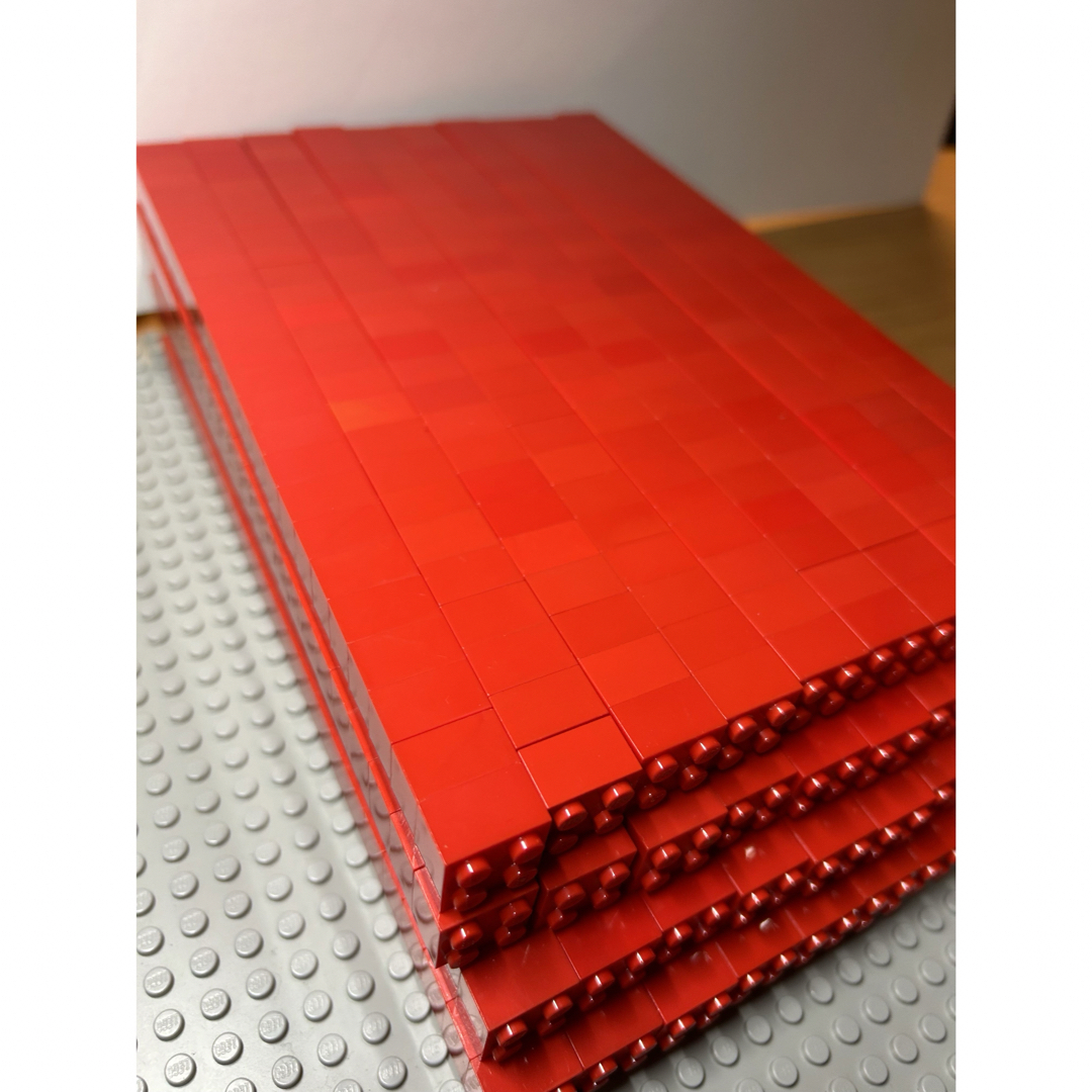 Lego(レゴ)のLEGO レゴブロック　バケツ　基本パーツ赤色レッドセット キッズ/ベビー/マタニティのおもちゃ(知育玩具)の商品写真