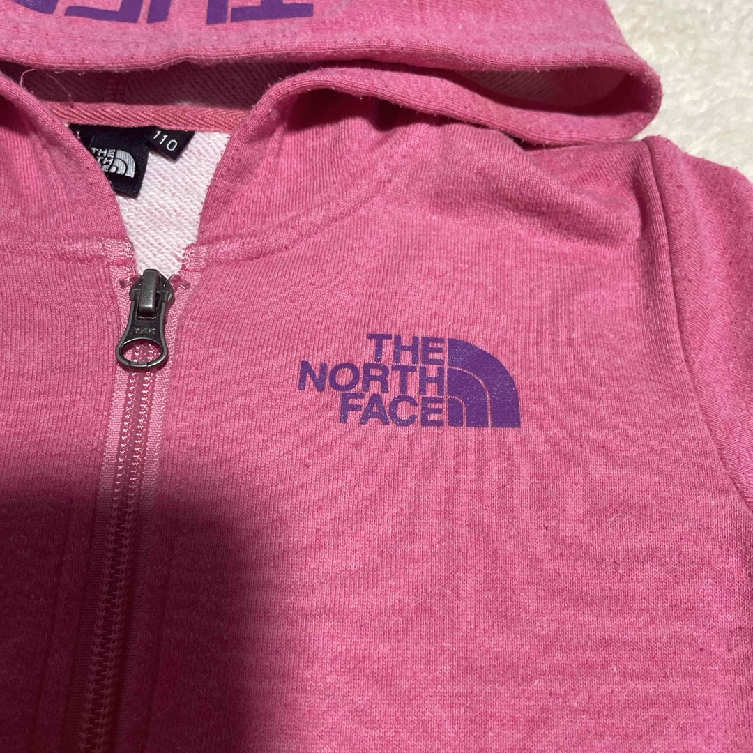 THE NORTH FACE(ザノースフェイス)のノースフェイス パーカー 110 ピンク キッズ/ベビー/マタニティのキッズ服女の子用(90cm~)(ジャケット/上着)の商品写真