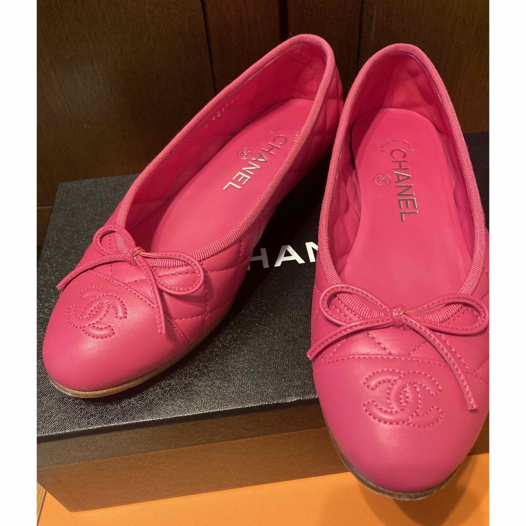 正規店仕入れの
 CHANEL ピンク バレエシューズ(レディース)の通販 バレエシューズ　ピンク　35.5サイズ 靴/シューズ