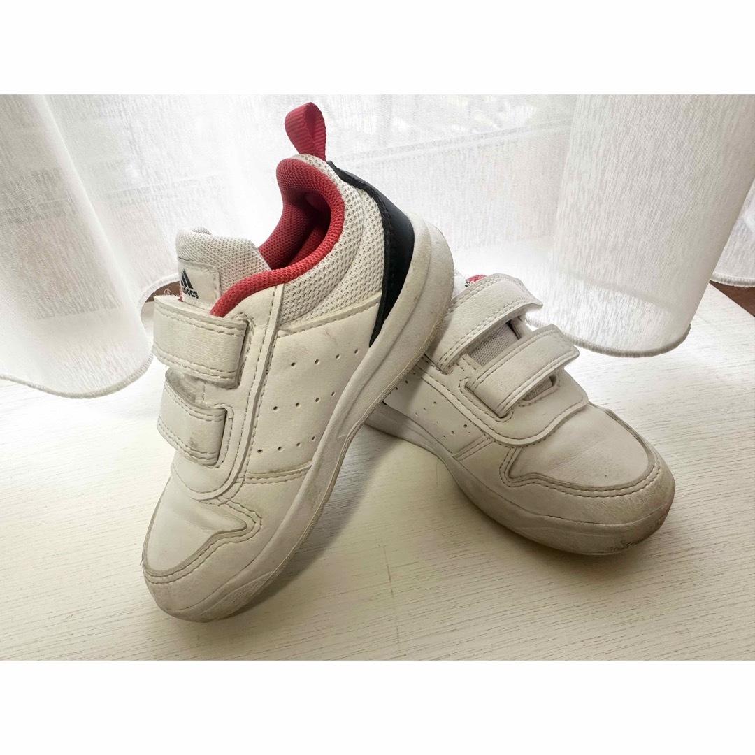 adidas(アディダス)のadidas アディダス　キッズ　靴　14㎝ キッズ/ベビー/マタニティのベビー靴/シューズ(~14cm)(スニーカー)の商品写真