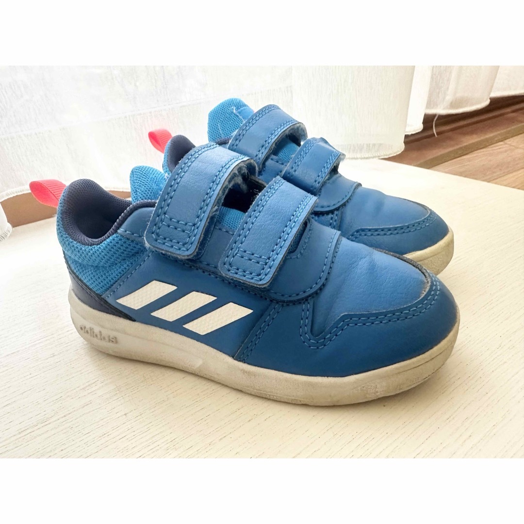 adidas(アディダス)のadidas アディダス　キッズ　靴　14㎝ キッズ/ベビー/マタニティのベビー靴/シューズ(~14cm)(スニーカー)の商品写真