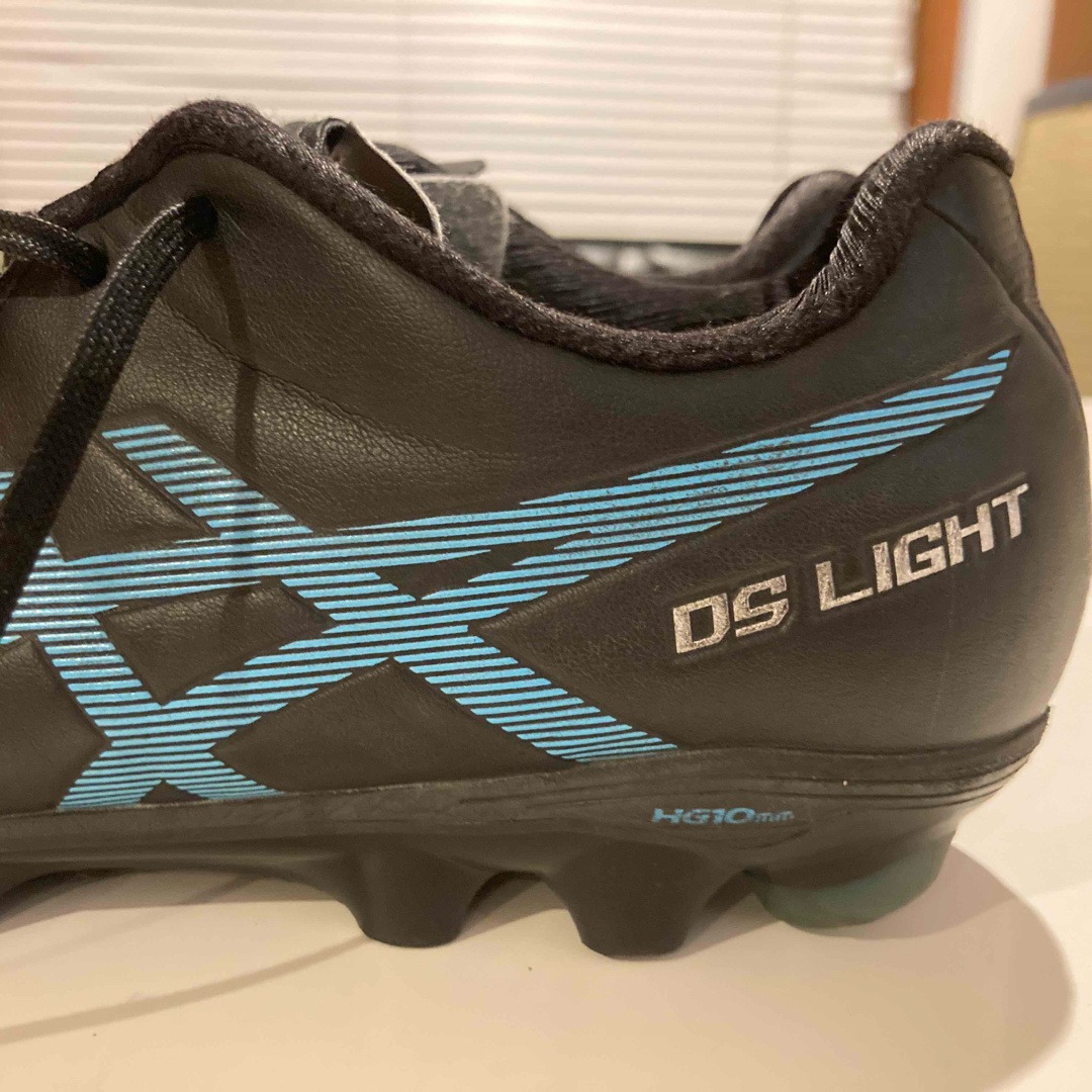 asics(アシックス)の中古　サッカースパイク　アシックスDS  LIGHT  24センチ スポーツ/アウトドアのサッカー/フットサル(シューズ)の商品写真