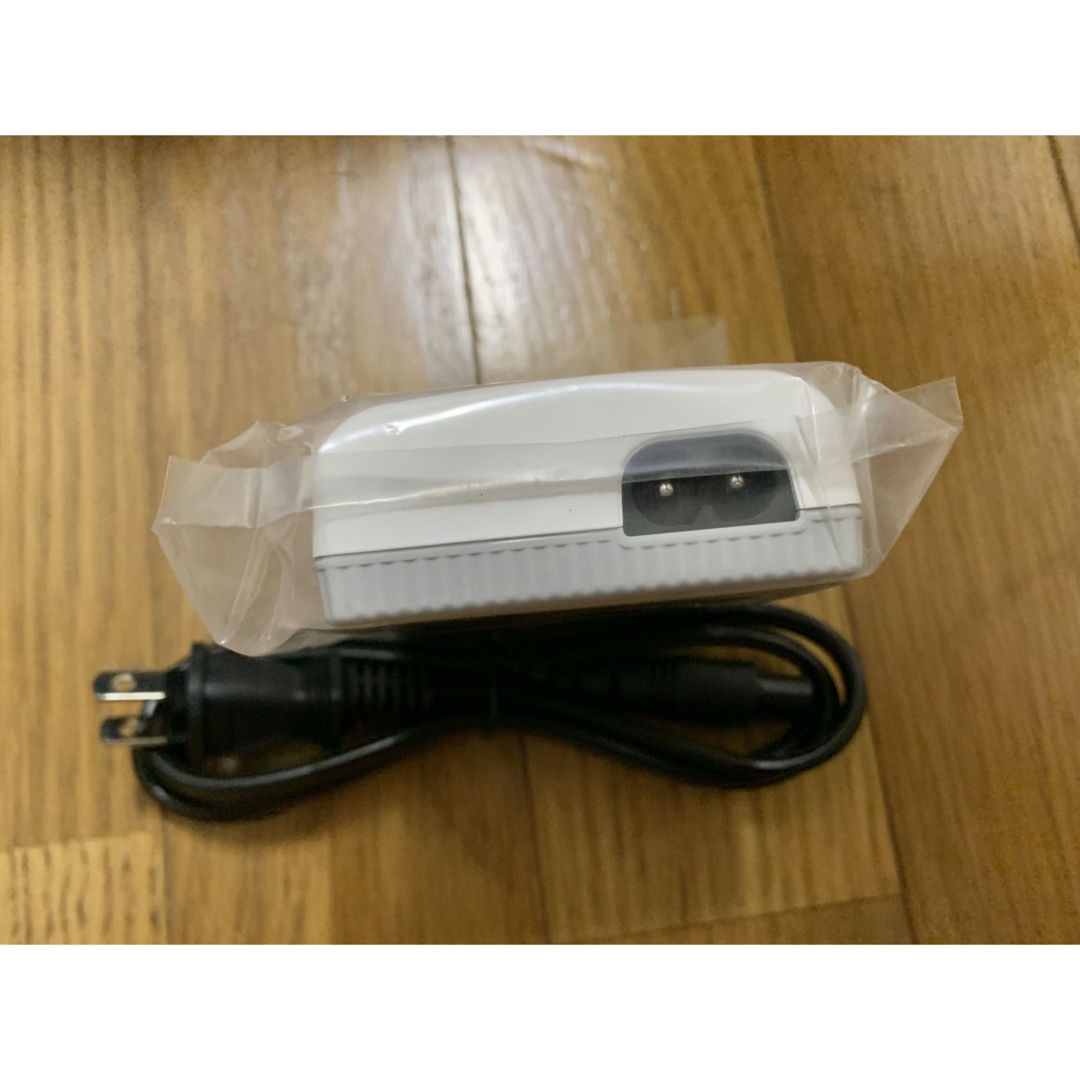 SANYO(サンヨー)の【SANYO】 単3 単4 急速充電器  サンヨー  新品　三洋 スマホ/家電/カメラのスマートフォン/携帯電話(バッテリー/充電器)の商品写真