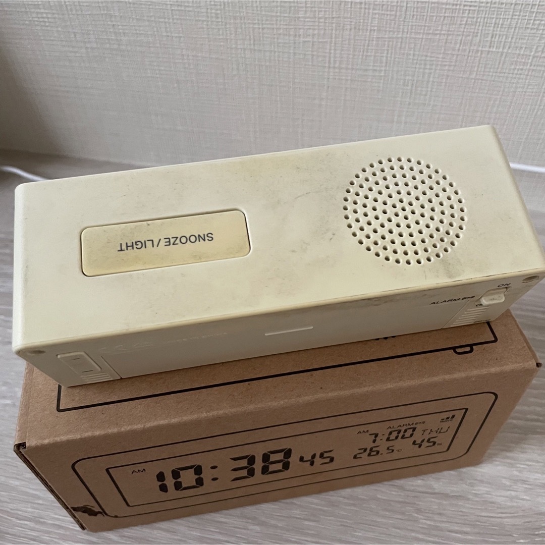 MUJI (無印良品)(ムジルシリョウヒン)の無印 デジタル電波時計（大音量アラーム機能付）15832620 インテリア/住まい/日用品のインテリア小物(置時計)の商品写真
