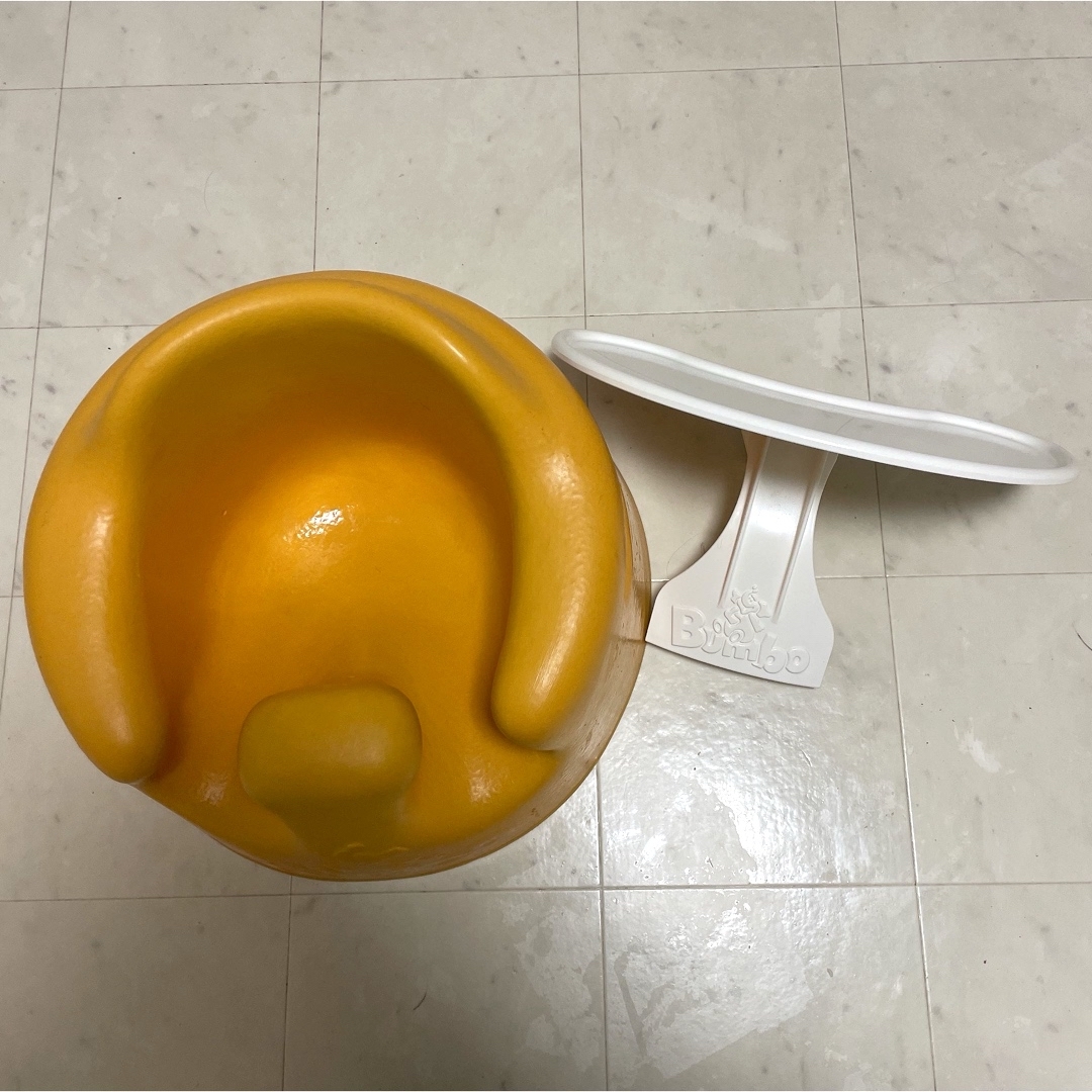 Bumbo(バンボ)のBUMBO ミモザイエロー キッズ/ベビー/マタニティのキッズ/ベビー/マタニティ その他(その他)の商品写真