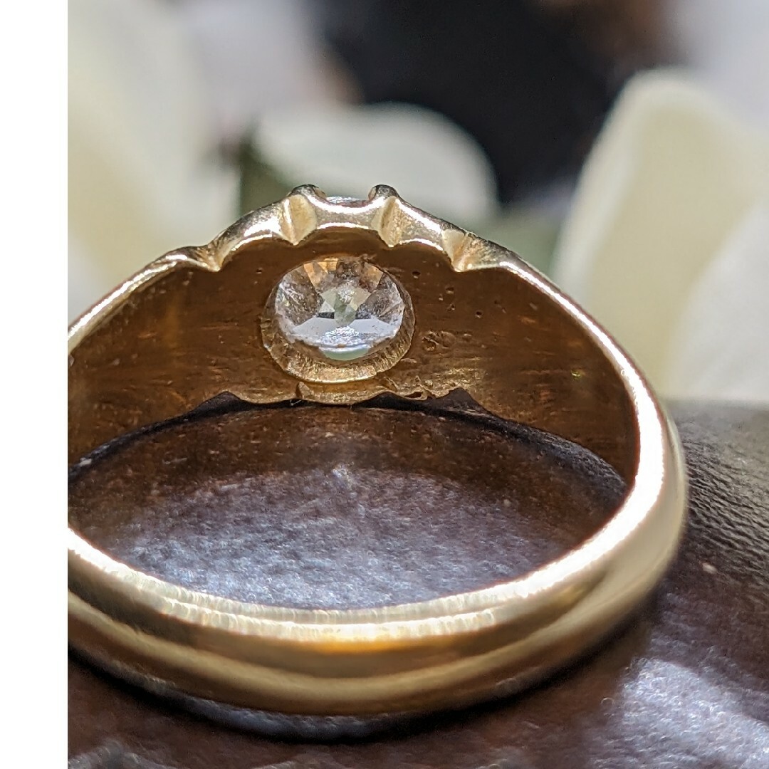 イギリスヴィンテージ　０．８５ctオールドカットダイヤ　ジプシーリング　１８金 レディースのアクセサリー(リング(指輪))の商品写真