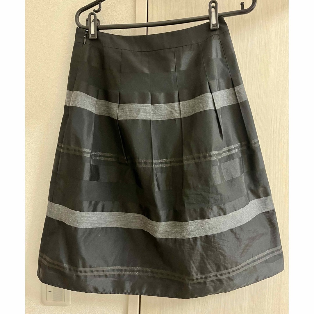 INDIVI(インディヴィ)のINDIVIのスカート レディースのスカート(ひざ丈スカート)の商品写真