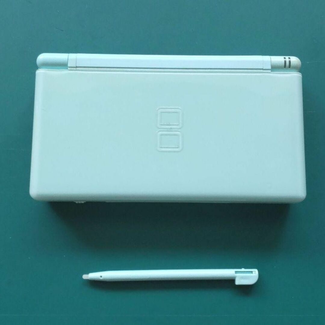 任天堂(ニンテンドウ)の【中古・良品】ニンテンドーDS Lite Ice Blue 箱付欠品あり⑥ エンタメ/ホビーのゲームソフト/ゲーム機本体(携帯用ゲーム機本体)の商品写真