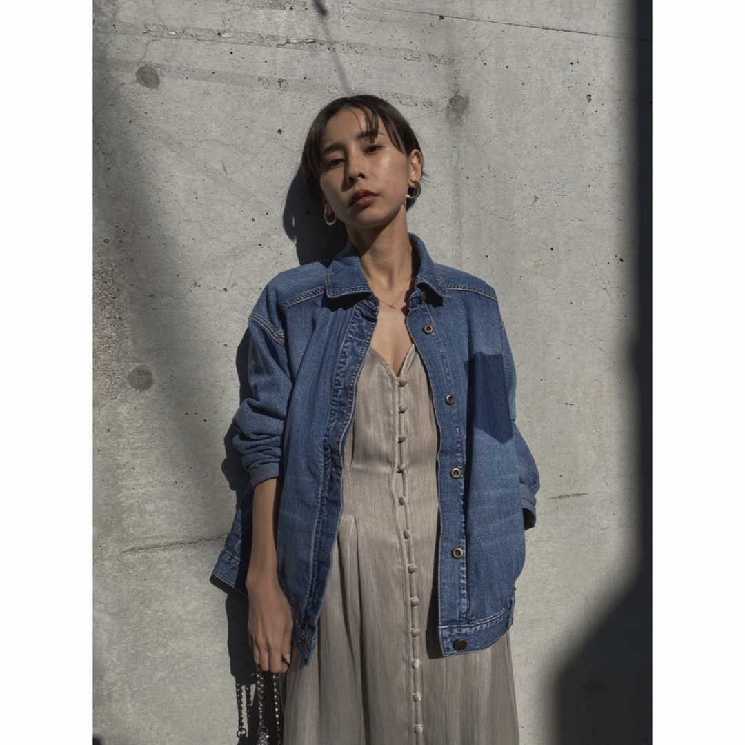 Ameri VINTAGE(アメリヴィンテージ)のAMERI UPSIDE DOWN DENIM SHIRT デニムシャツ レディースのトップス(シャツ/ブラウス(長袖/七分))の商品写真