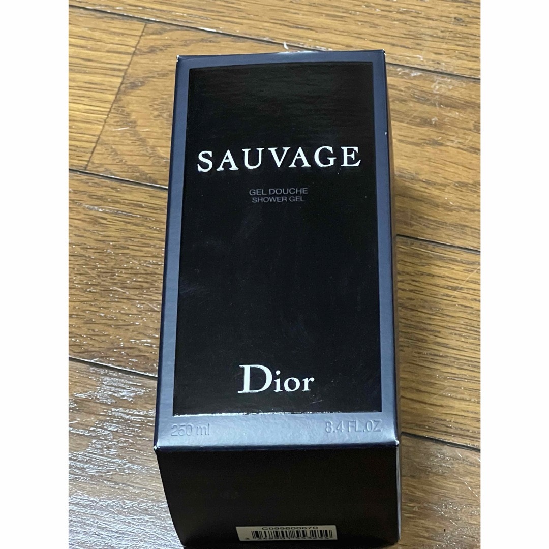Christian Dior(クリスチャンディオール)のディオール DIOR ソヴァージュ シャワージェル ボディシャンプー 250ml コスメ/美容のボディケア(ボディソープ/石鹸)の商品写真