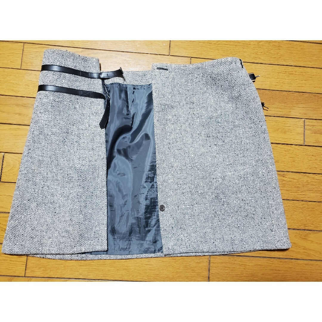 INED(イネド)の【イネド】ラップスカート ミニスカート シルク混 アルパカ混 ベルト 11号ML レディースのスカート(ミニスカート)の商品写真