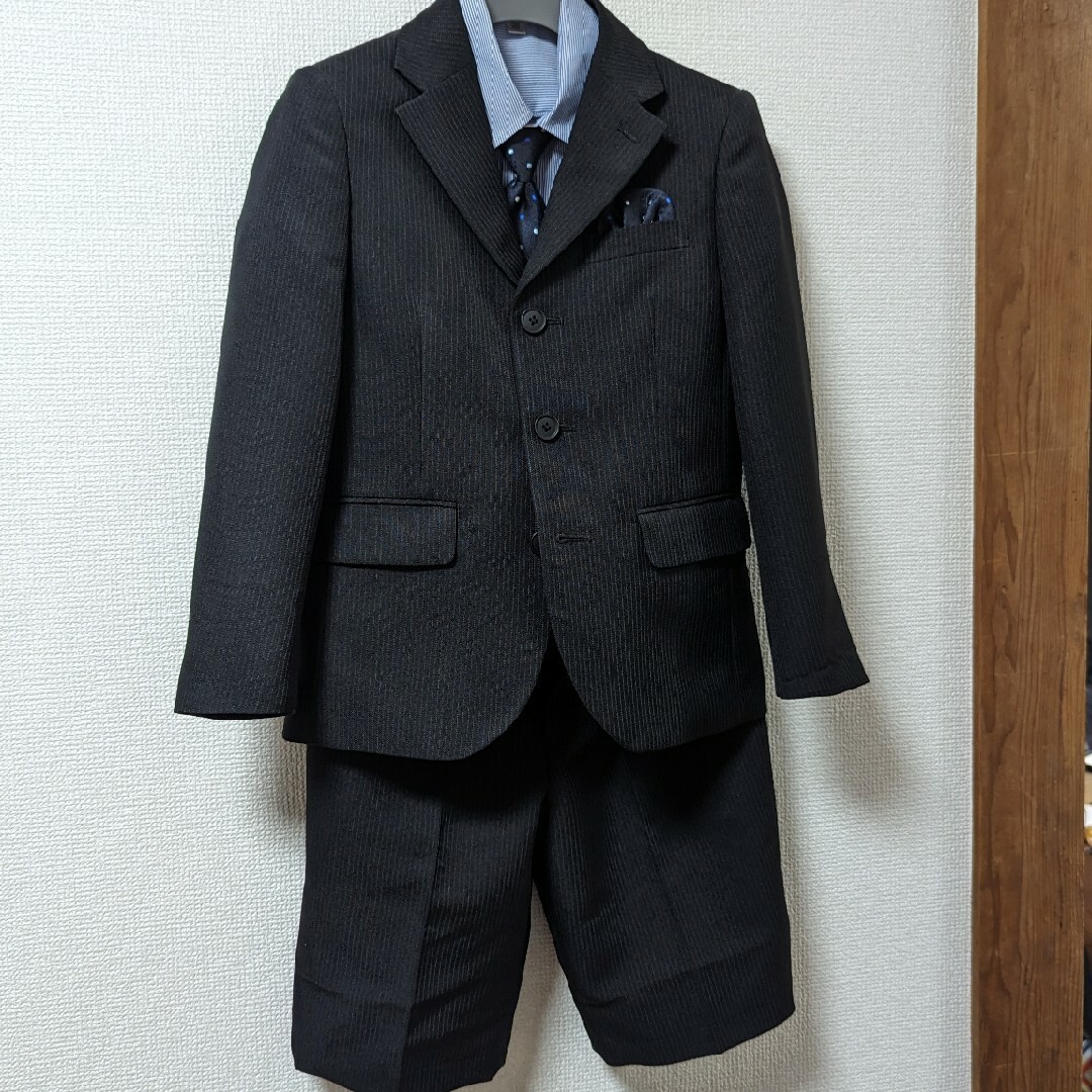 西松屋(ニシマツヤ)の【西松屋】キッズ 男の子 スーツ セット 120cm キッズ/ベビー/マタニティのキッズ服男の子用(90cm~)(ドレス/フォーマル)の商品写真