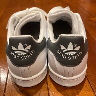 アディダス(adidas)のadidas   スニーカー　スタンスミス　グレー　23.5(スニーカー)