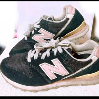 キュウキュウロク(996（New Balance）)の人気！ニューバランス996 黒　ピンク　２４.０cm(スニーカー)