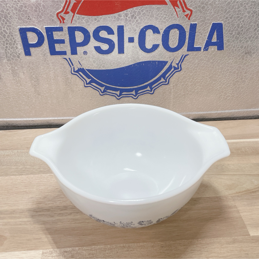 Pyrex(パイレックス)の【美品！】オールドパイレックス シンデレラボウル コロニアルミスト 小 USA インテリア/住まい/日用品のキッチン/食器(食器)の商品写真