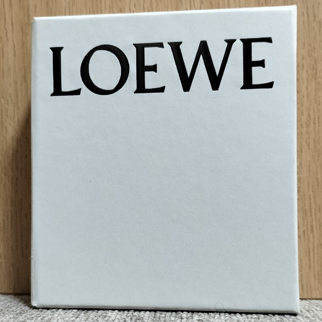 LOEWE(ロエベ)のLOEWE　ロエベ　空箱　リボン レディースのバッグ(ショップ袋)の商品写真