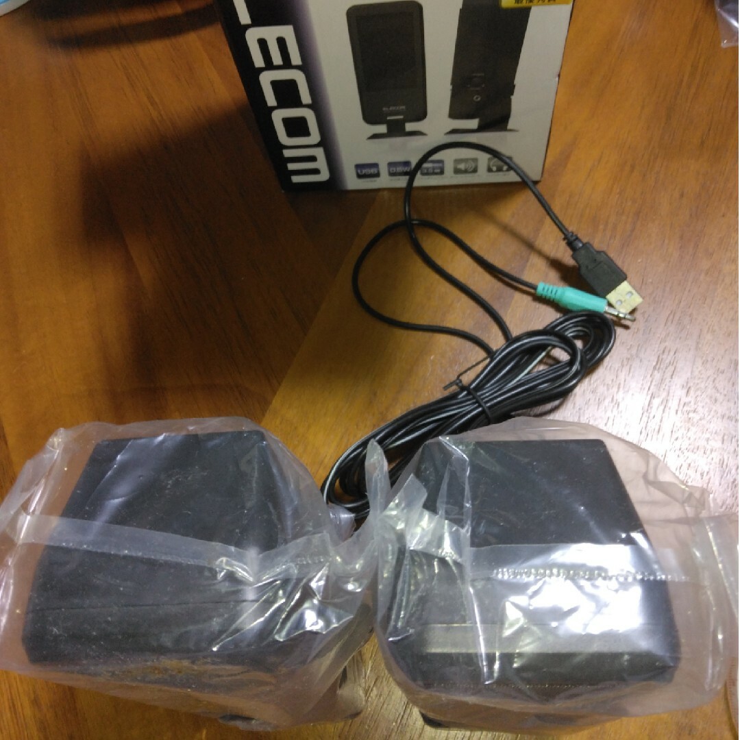 ELECOM(エレコム)のUSB電源ステレオスピーカー　ELECOMエレコム スマホ/家電/カメラのオーディオ機器(スピーカー)の商品写真