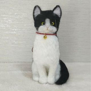 羊毛フェルト　猫　ハチワレ　ハンドメイド(ぬいぐるみ)