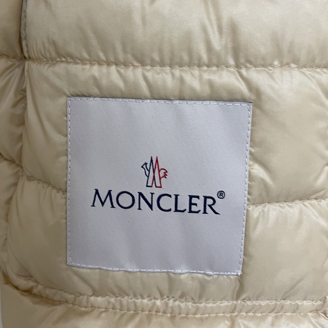 MONCLER(モンクレール)のモンクレール　140センチ（10anni） 軽量ダウンジャケット　タグ付未使用品 キッズ/ベビー/マタニティのキッズ服女の子用(90cm~)(ジャケット/上着)の商品写真