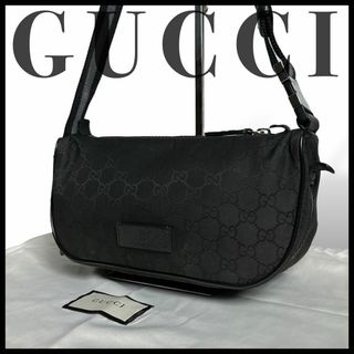 グッチ(Gucci)の極美品✨GUCCI ウエストバッグ ボディバッグ GG ナイロン ブラック　袋付(ボディーバッグ)