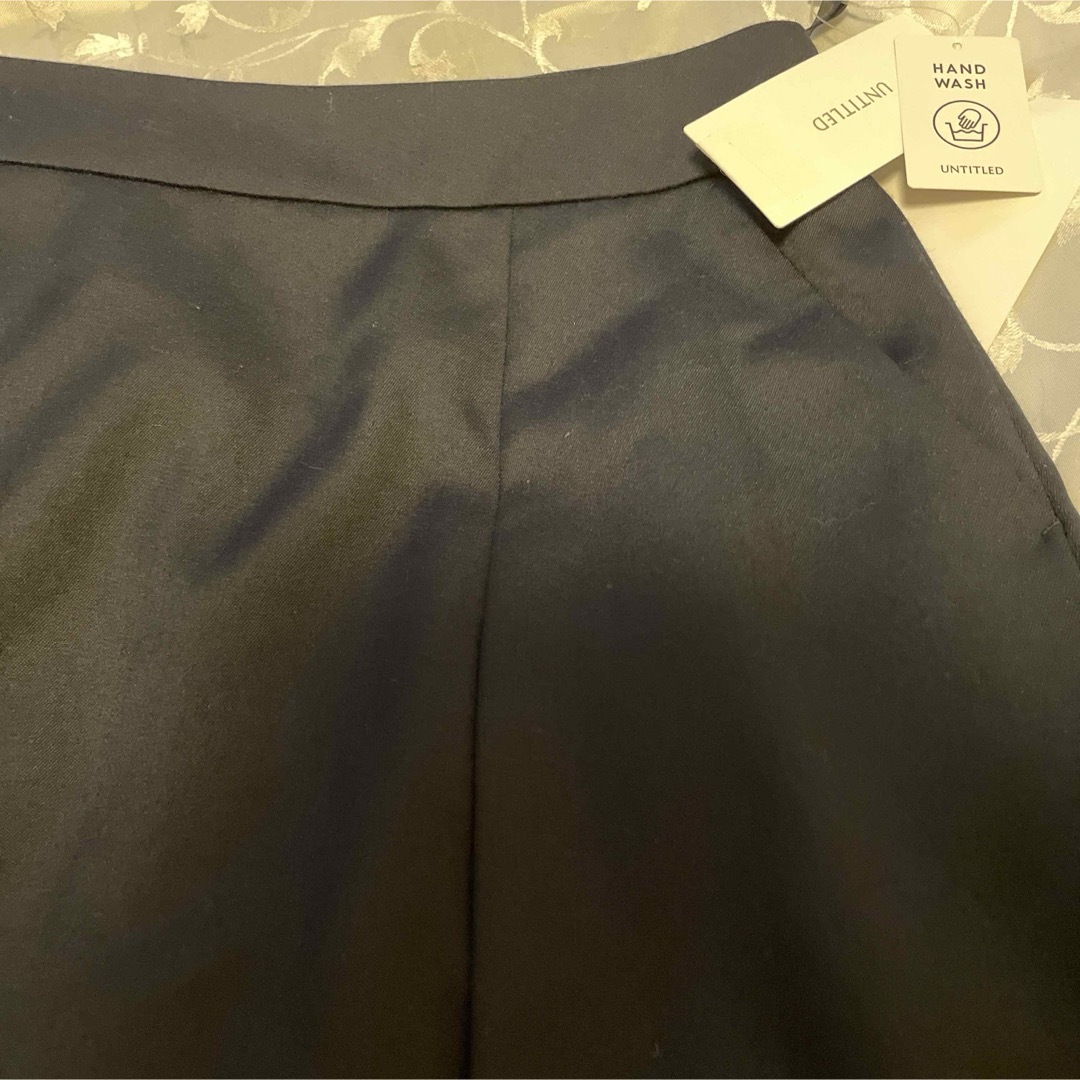 UNTITLED(アンタイトル)のアンタイトル　ロングスカート　紺　新品未使用 レディースのスカート(ロングスカート)の商品写真