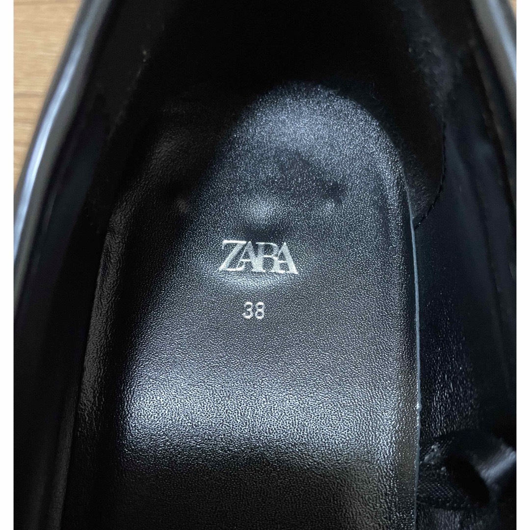 ZARA(ザラ)のZARA トラックソールローファー タッセルディテール レディースの靴/シューズ(ローファー/革靴)の商品写真