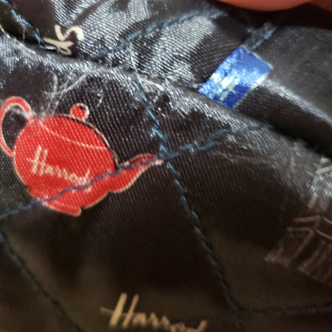 Harrods(ハロッズ)のHarrodsトラベルポーチランジェリーケース レディースのファッション小物(ポーチ)の商品写真