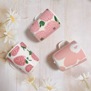 マリメッコ(marimekko)の♡マリメッコ♡春色♡マグカップ　プリマヴェーラ  マンシッカ　ウニッコ　北欧(食器)