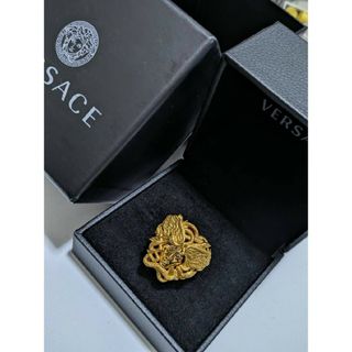 ヴェルサーチ(VERSACE)のVERSACE ヴェルサーチのシンボル　メドューサ　ゴールドカラー　指輪 18号(リング(指輪))