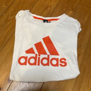 アディダス(adidas)のTシャツ(Tシャツ/カットソー)