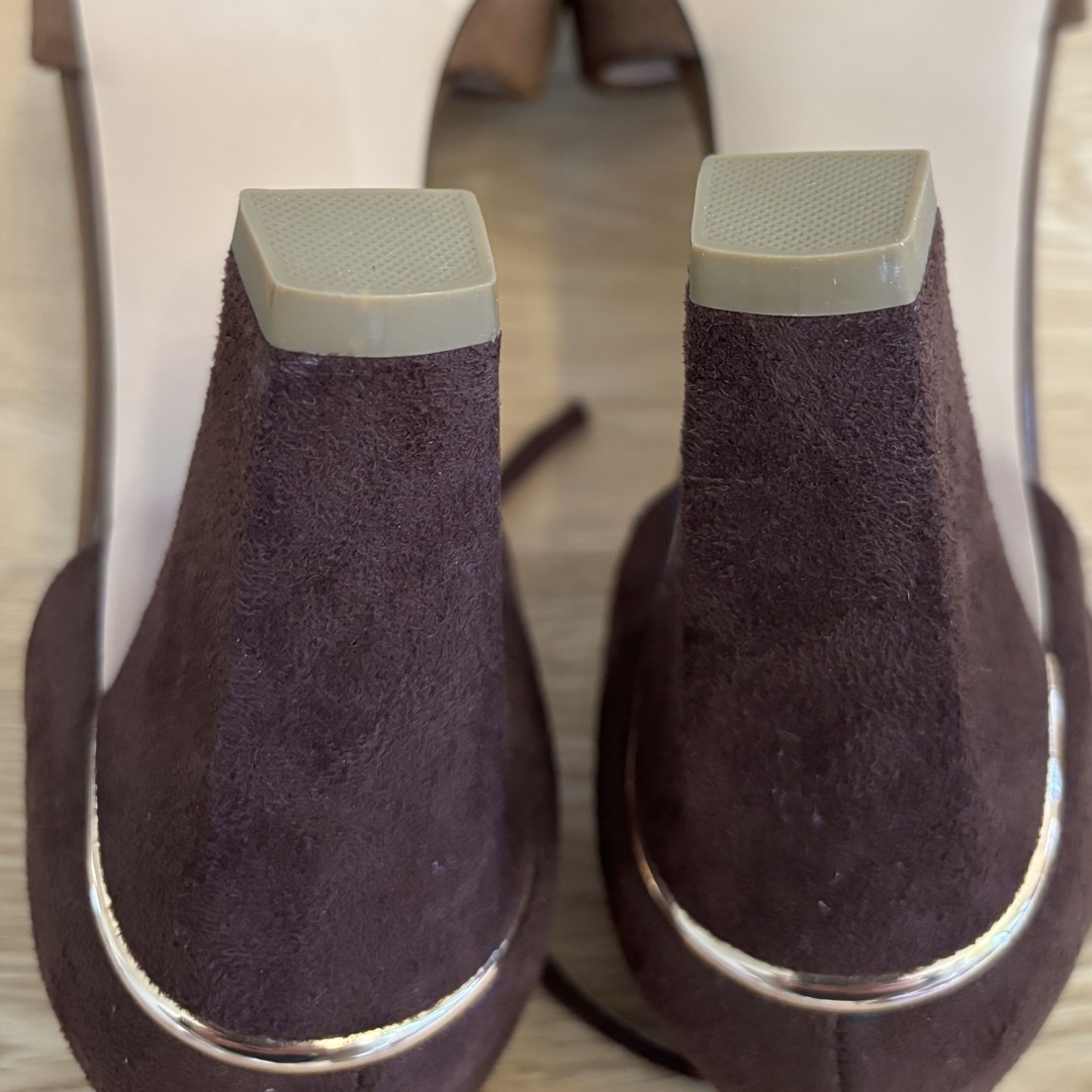 EVOL(イーボル)のEVOL イーボル　ベルト付きパンプス レディースの靴/シューズ(ハイヒール/パンプス)の商品写真