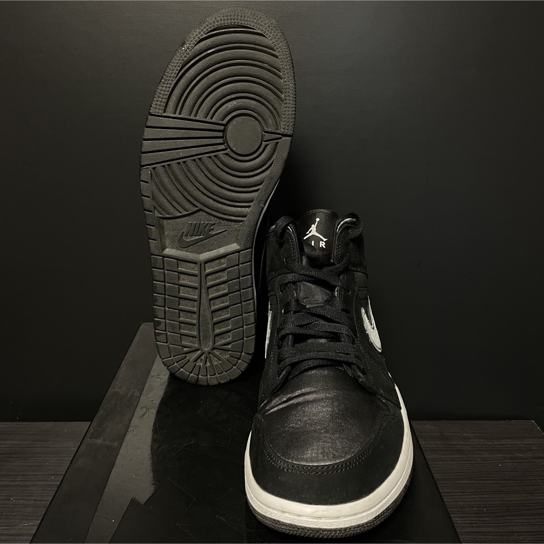 NIKE(ナイキ)のNIKE AIR JORDAN 1 MID SE メンズの靴/シューズ(スニーカー)の商品写真