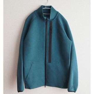 ナイキ(NIKE)のNIKE ナイキ　TECH TRACK JACKET テックトラックジャケット(ジャージ)