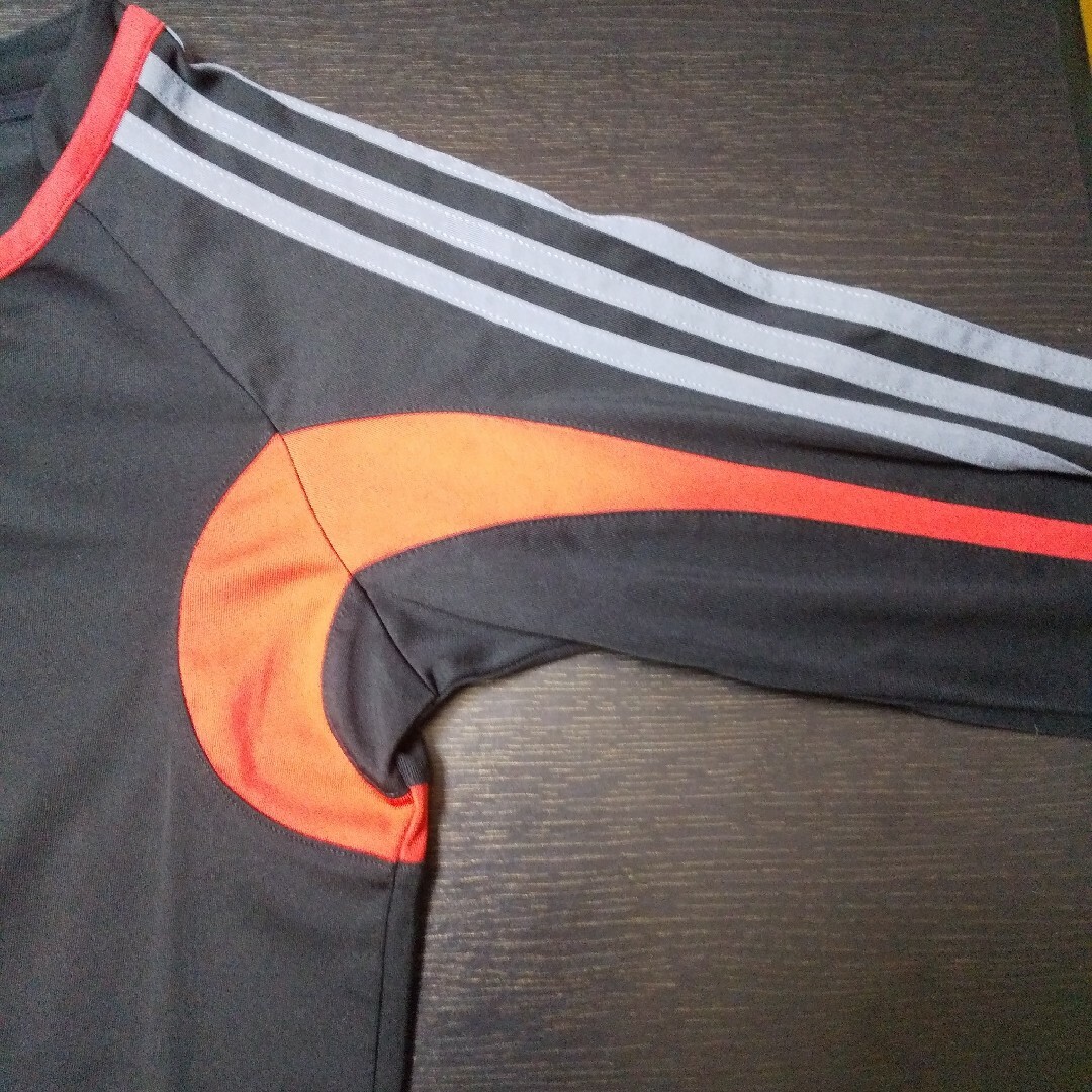adidas(アディダス)のadidas長袖Tシャツsize140 スポーツ/アウトドアのサッカー/フットサル(ウェア)の商品写真