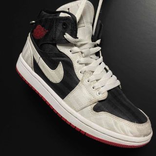 ナイキ(NIKE)のNIKE AIR JORDAN MID SE UTL(スニーカー)