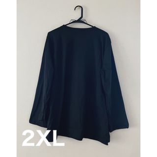 長袖 サイドスリット Tシャツ 黒 シンプル ボタン付き 2XLサイズ(カットソー(長袖/七分))