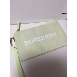 バーバリー(BURBERRY)の新品 バーバリー ポーチ 正規ノベルティ　ポーチ 手持ち付き(ポーチ)