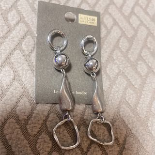 新品　メタルパーツ　ピアス　シルバー(ピアス)