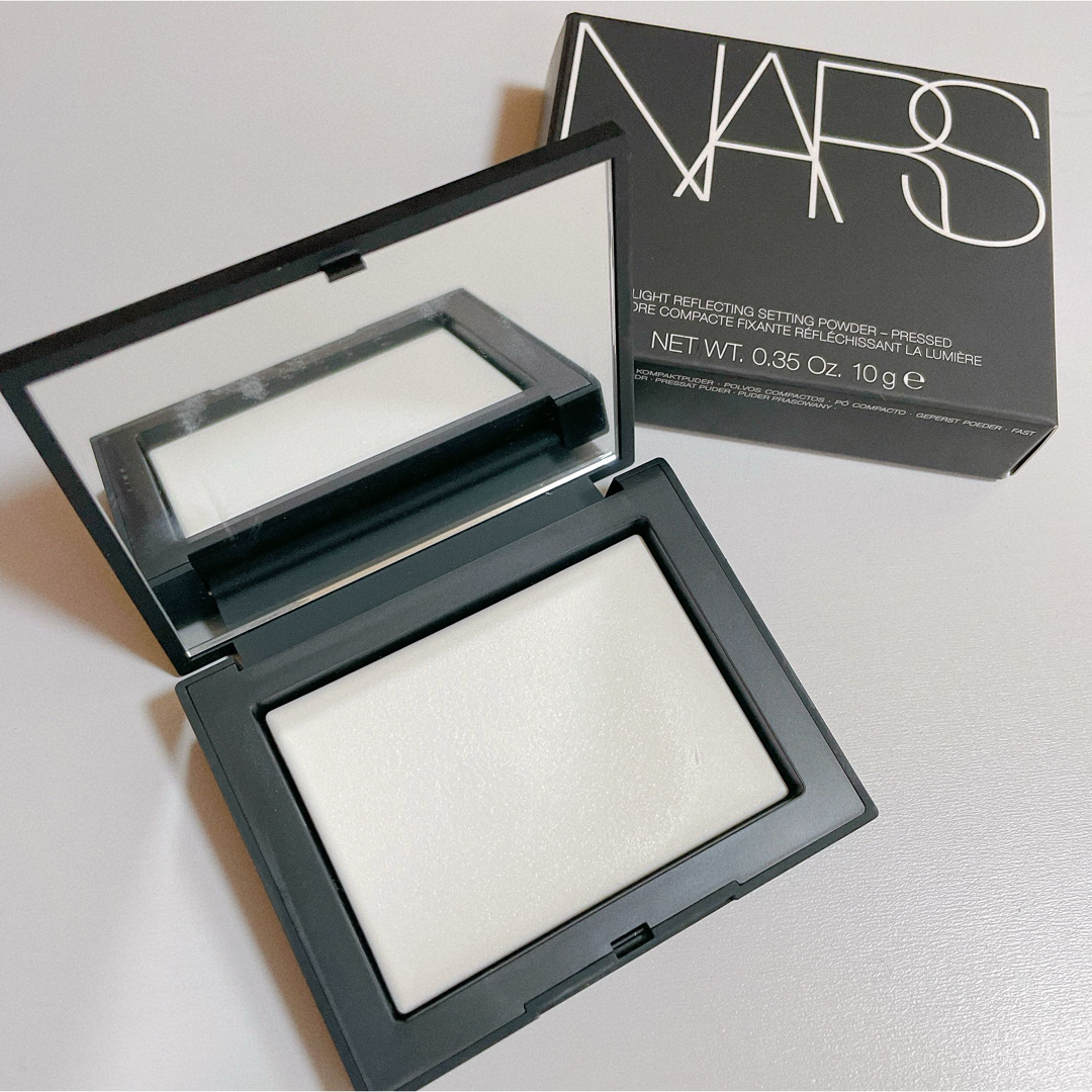 NARS(ナーズ)のNARSライトリフティングセッティングパウダー コスメ/美容のベースメイク/化粧品(フェイスパウダー)の商品写真