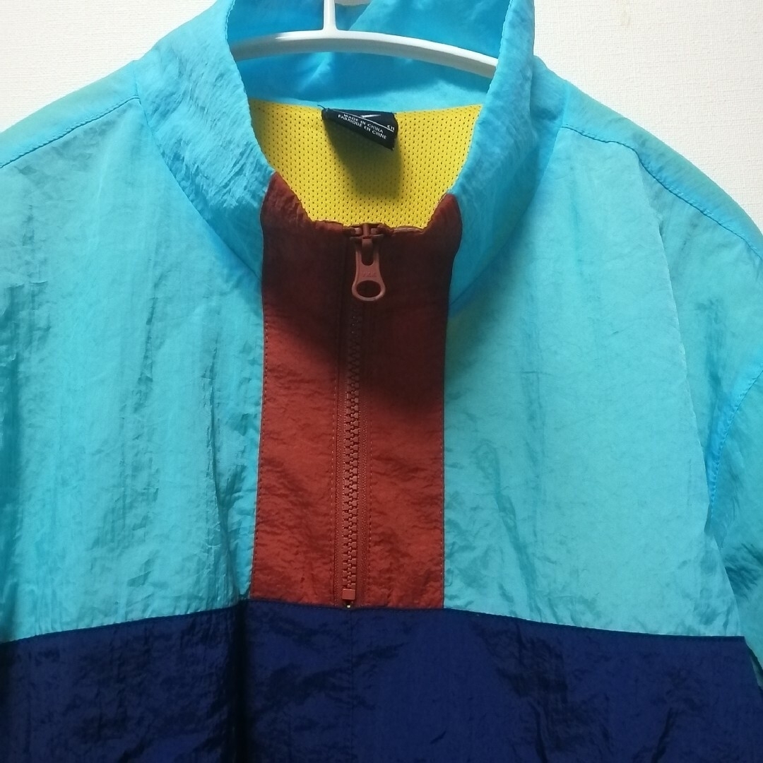 NIKE(ナイキ)のナイキ　ハーフジップ　スタンドカラー　ナイロンジャケット　春 メンズのジャケット/アウター(ナイロンジャケット)の商品写真