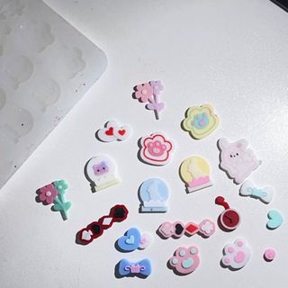 シリコンモールド　かわいい　肉球　ハート　レジン　トレカケース　デコパーツ　封入(各種パーツ)